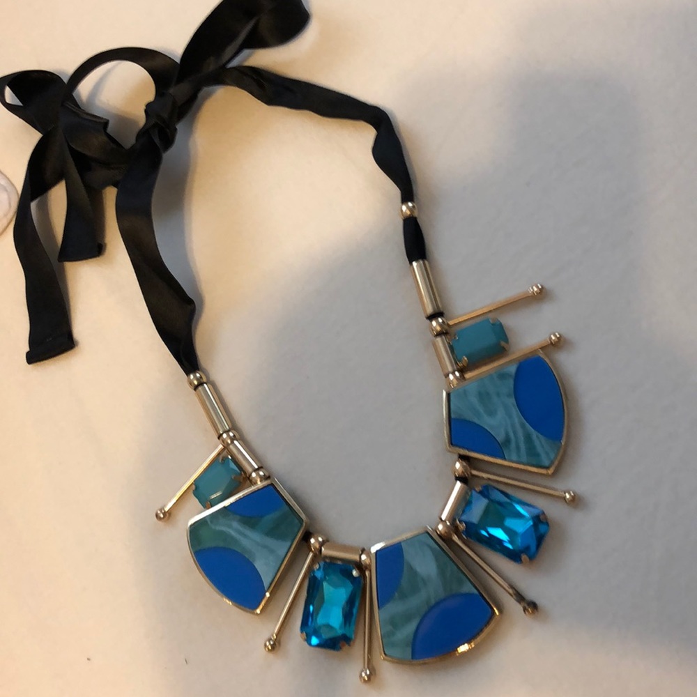 Ribbon necklace